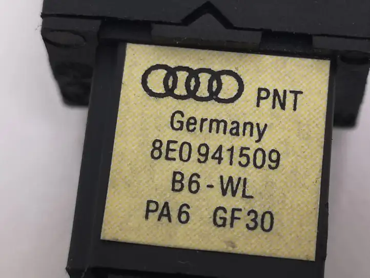 Audi A4 S4 B6 8E 8H (2000 - 2006) 8E0941509 Включатель аварийных фонарей — фото 3
