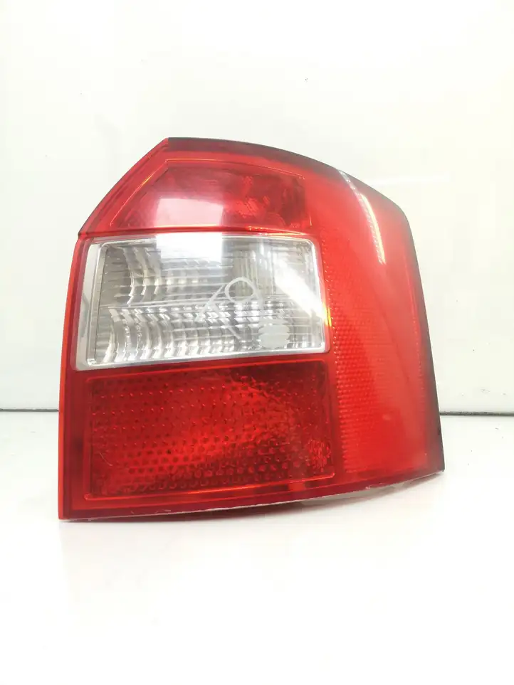 Audi A4 S4 B6 8E 8H (2000 - 2006) 8E9945096 Задний фонарь в кузове — фото 1