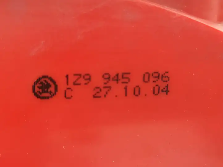 Skoda Octavia Mk2 (1Z) (2004 - 2013) 1Z9945096 Задний фонарь в кузове — фото 4