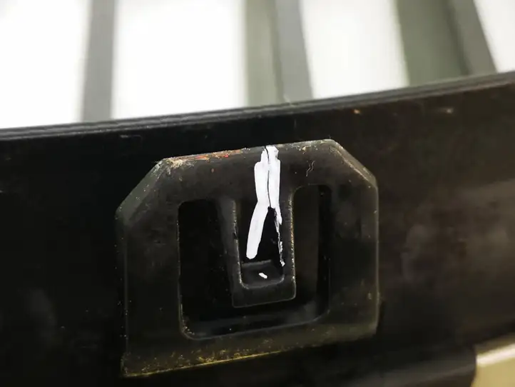 BMW 3 E90 E91 (2005 - 2012) 7120008 Верхняя решетка радиатора — фото 9