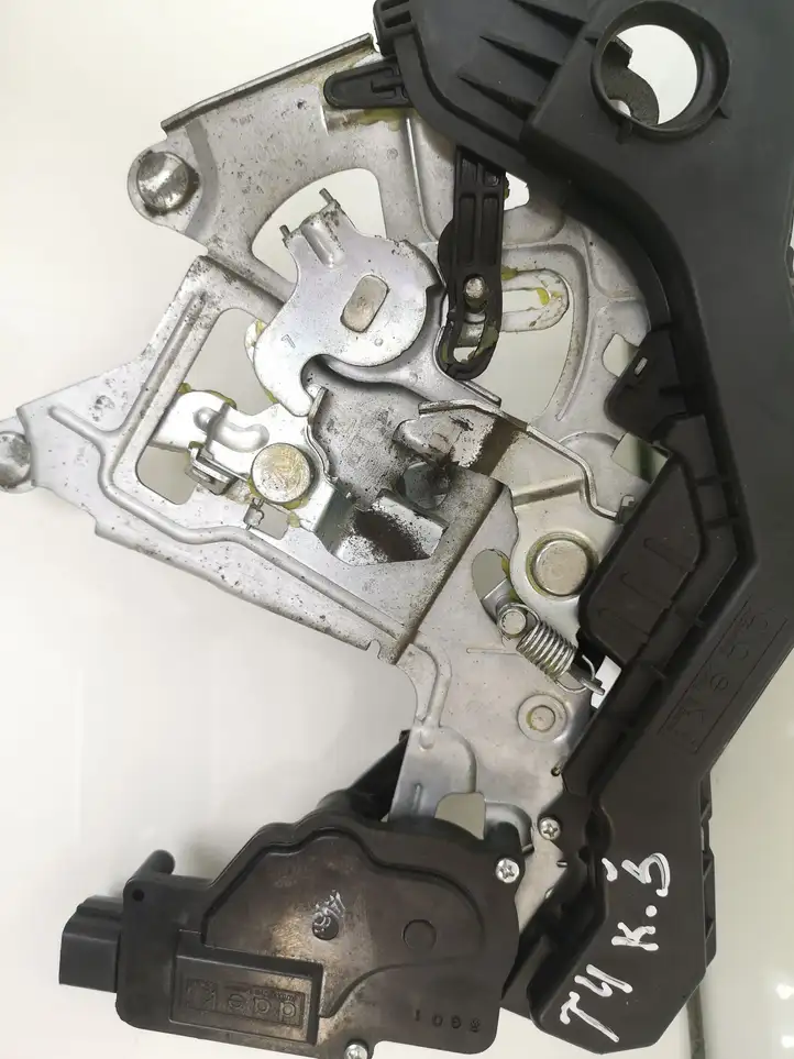 Hyundai H-1, Starex, Satellite (2007 - 2013) Замок раздвижной двери — фото 7