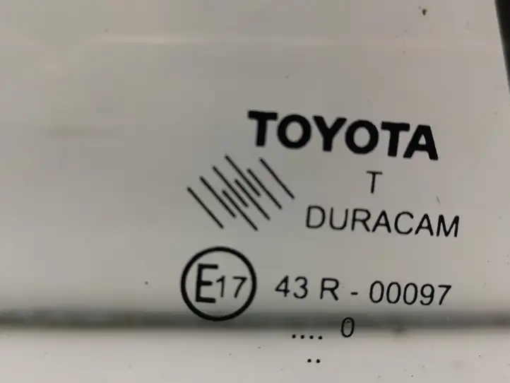 Toyota Verso (2012 - 2015) Форточка двери — фото 3