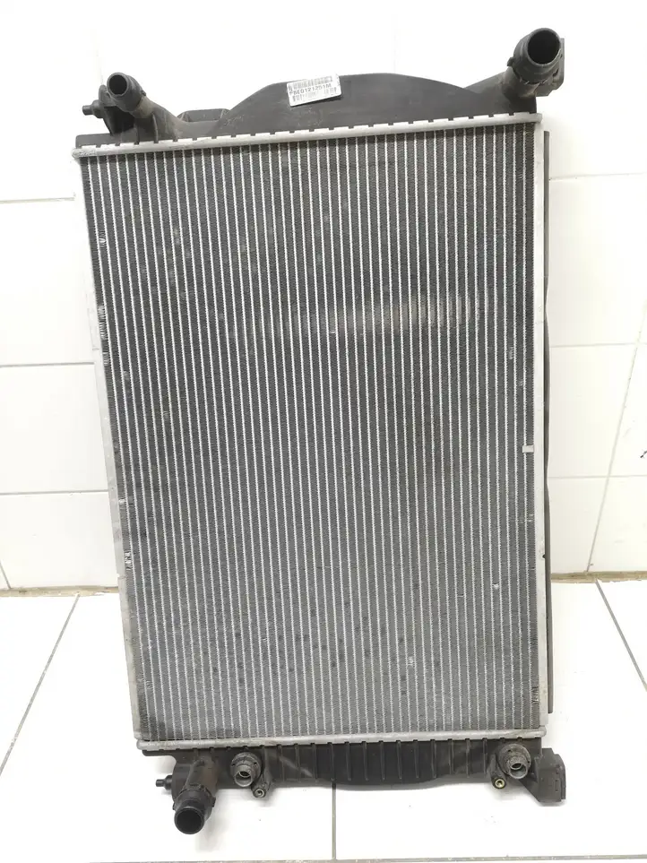 Audi A4 S4 B6 8E 8H (2000 - 2006) 8E0121251M Радиатор охлаждающей жидкости двигателя — фото 5