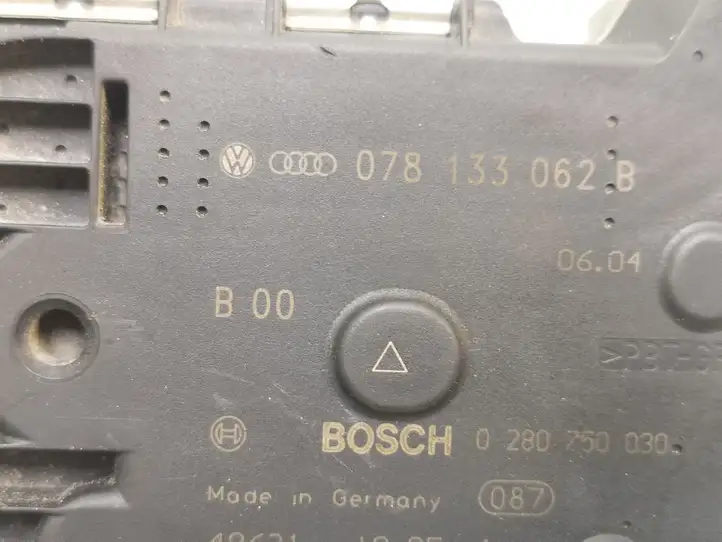 Audi A4 S4 B6 8E 8H (2000 - 2006) 078133062B Дроссельная заслонка — фото 4
