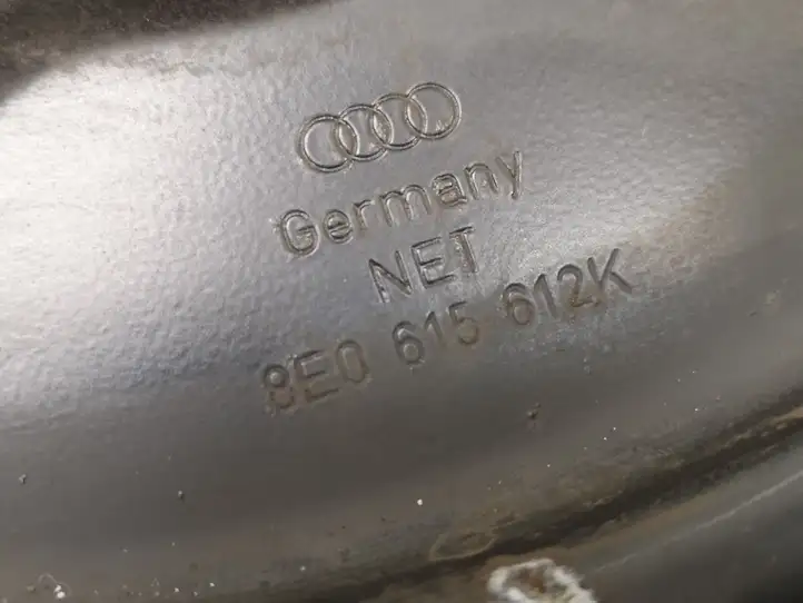 Audi A4 S4 B6 8E 8H (2000 - 2006) 8E0615612K Задний поворотный кулак — фото 2