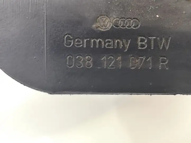 Audi A4 S4 B7 8E 8H (2004 - 2009) 038121071R Шланги системы охлаждения — фото 3