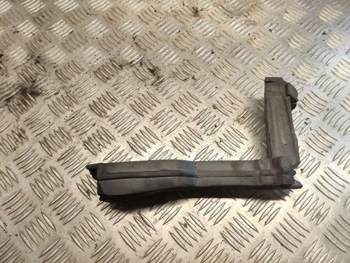 Audi A4 (2007 - 2011)  8K0823721 Пенопласт крыла