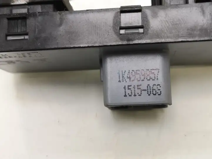 Volkswagen Jetta V (2005 - 2010) 1K4959857 Блок кнопок стеклоподъемников — фото 4