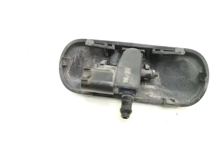 Volkswagen Golf V (2003 - 2009) 5M0955986C Форсунка омывателя лобового стекла — фото 2