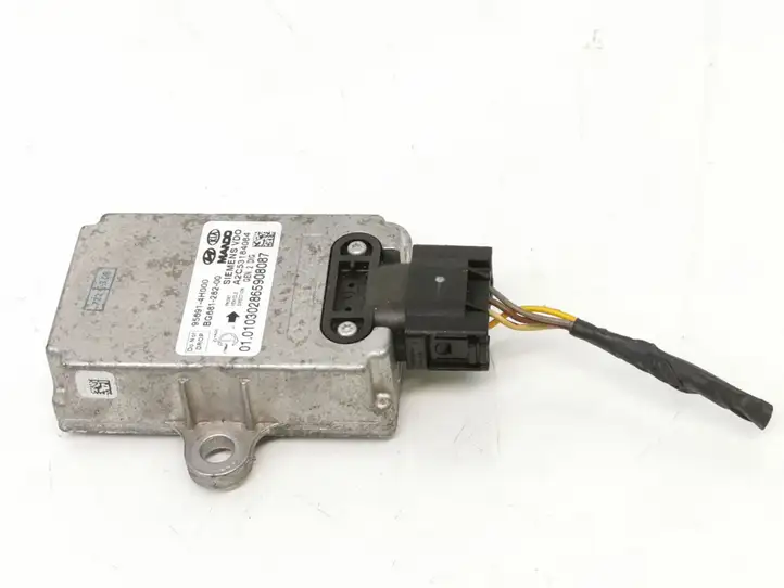 Hyundai H-1, Starex, Satellite (2007 - 2013) 956914H000 Датчик ускорения — фото 1