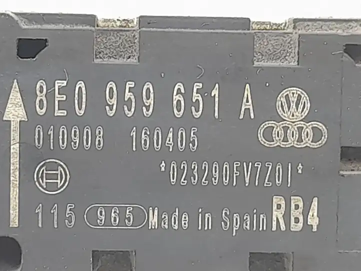Audi A3/S3 8P (2004 - 2008) 8E0959651A Датчик удара SRS — фото 3
