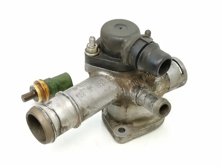 Audi A4 S4 B6 8E 8H (2000 - 2006) 038121133A Шланги системы охлаждения — фото 1