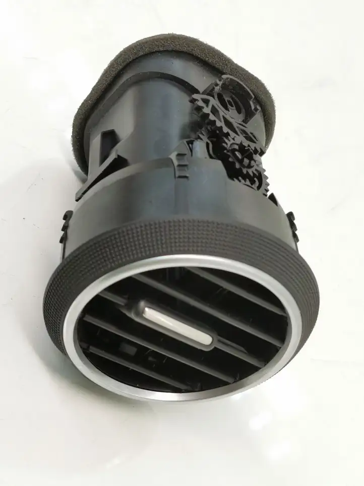 Audi A3/S3 8P (2004 - 2008) 8P0820901A5PR Боковой воздушный дефлектор — фото 1