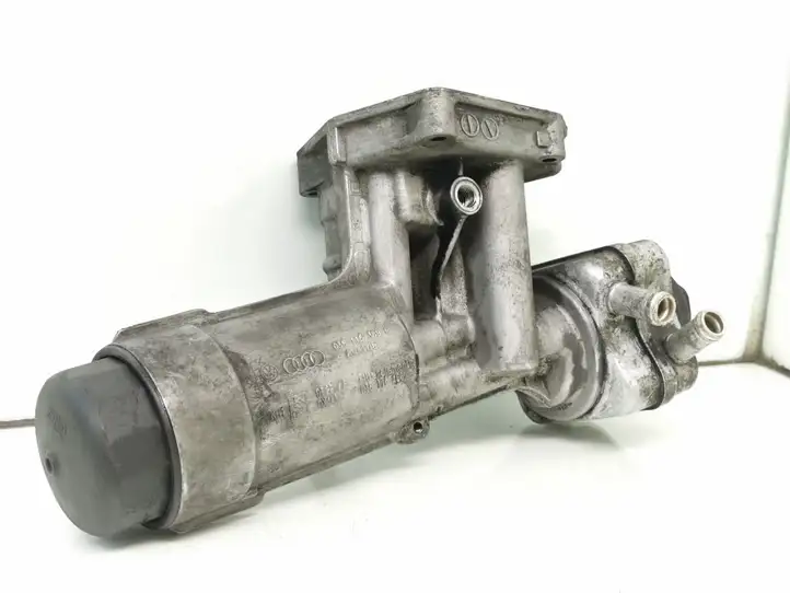 Audi A4 S4 B6 8E 8H (2000 - 2006) 038115389C Кронштейн масляного фильтра — фото 1