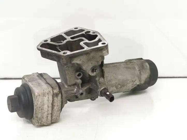Audi A4 S4 B6 8E 8H (2000 - 2006) 038115389C Кронштейн масляного фильтра — фото 1
