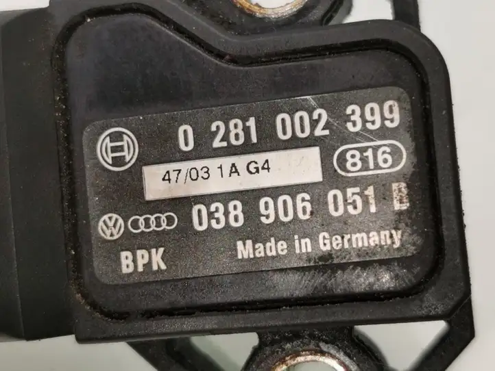 Volkswagen Golf V (2003 - 2009) 0281002399 Датчик давления воздуха впуска — фото 4