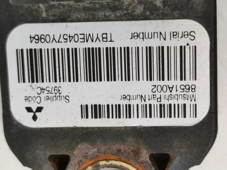 Mitsubishi Outlander (2007 - 2012) 8651A002 Датчик удара SRS — фото 4