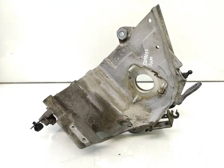 Opel Zafira B (2003 - 2006) 55187918 Кронштейн топливного насоса — фото 1