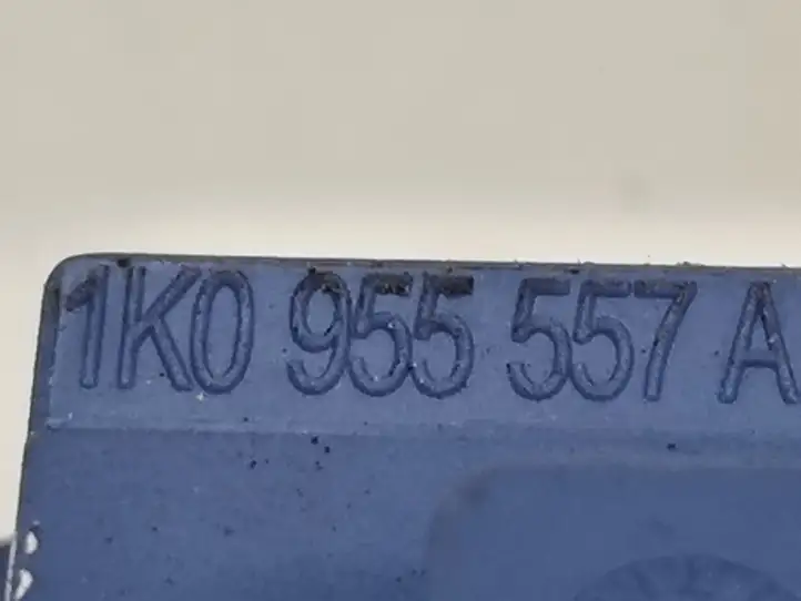 Volkswagen Jetta V (2005 - 2010) 1K0955557A Датчик удара SRS — фото 2