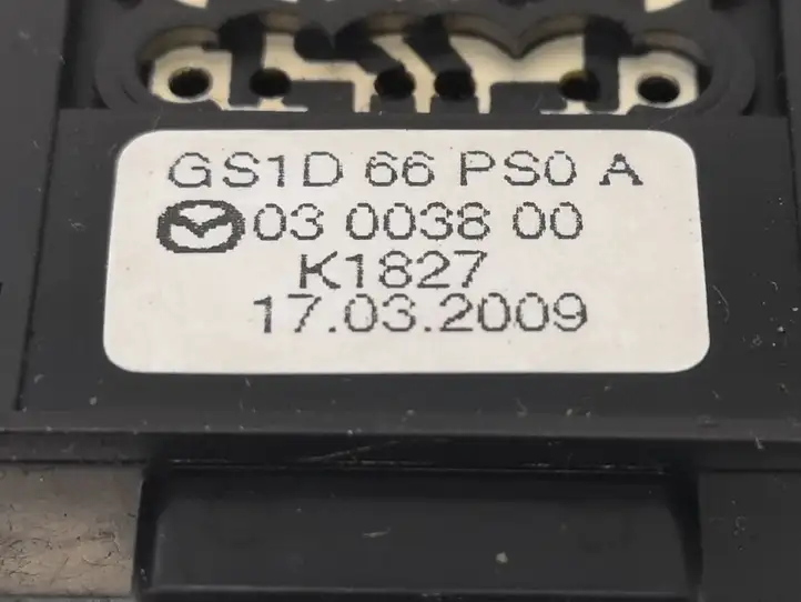 Mazda 6 (2009 - 2012) GS1D66PS0A Кнопка парктроника — фото 4