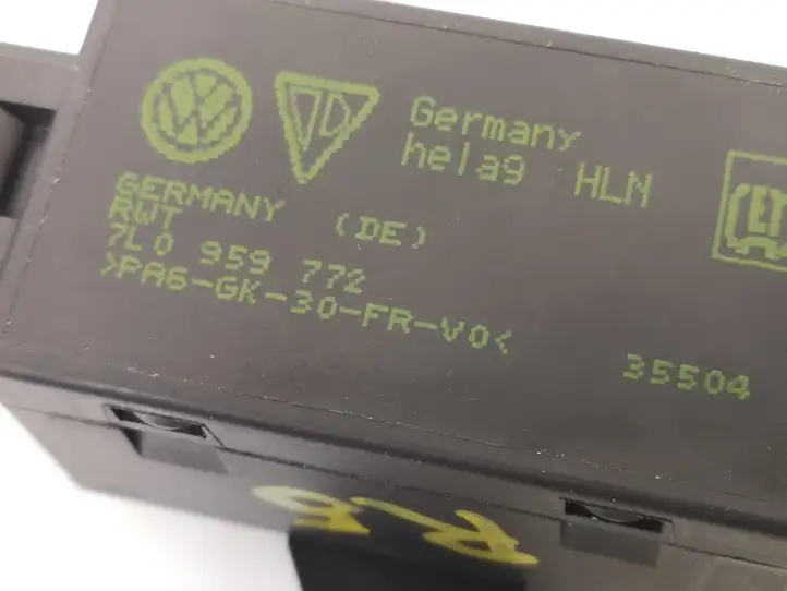 Volkswagen Golf V (2003 - 2009) 7L0959772 Реле обогрева — фото 4