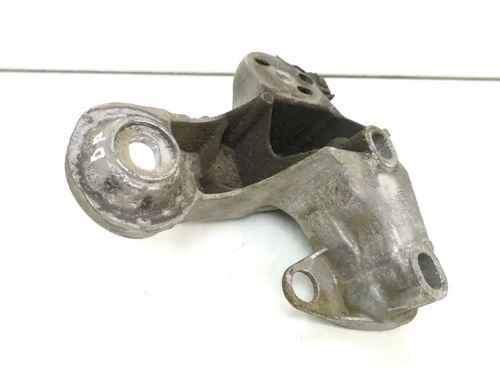 Audi A4 S4 B7 8E 8H (2004 - 2009) 8E0199352 Кронштейн двигателя — фото 1