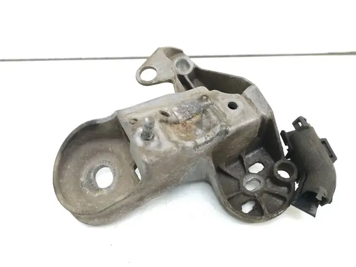 Audi A4 S4 B7 8E 8H (2004 - 2009) 8E0199352 Кронштейн двигателя — фото 3
