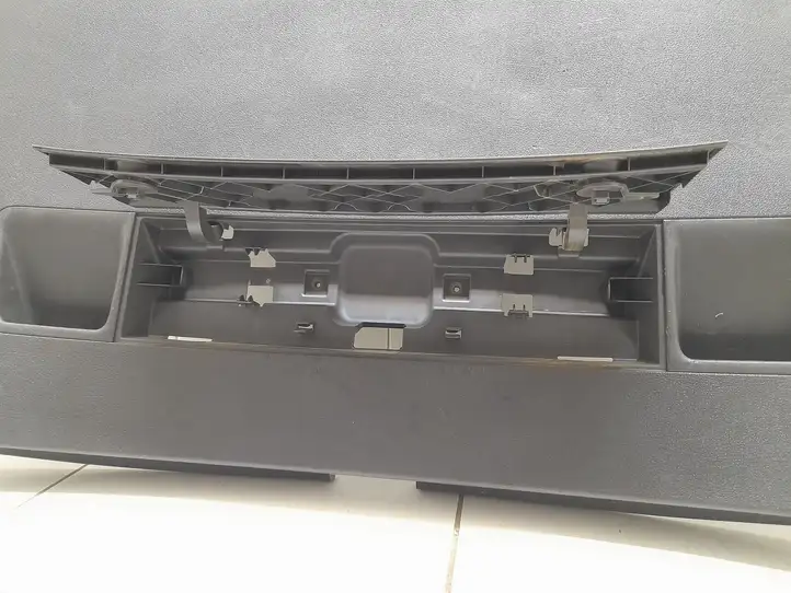 Volkswagen Touran I (2003 - 2010) 1T0867601F Комплект обшивки крышки багажника — фото 3