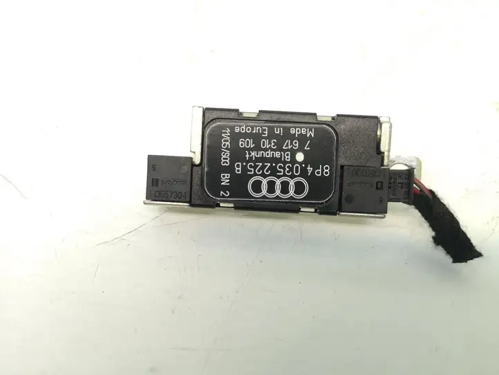 Audi A3/S3 8P (2004 - 2008) 8P4035225B Усилитель антенны — фото 1