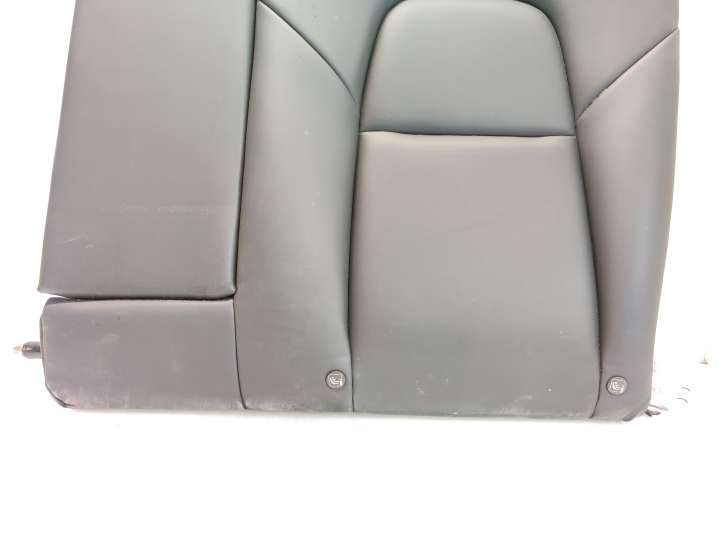 Tesla Model 3 (2017 - 2023)   Заднее сиденье