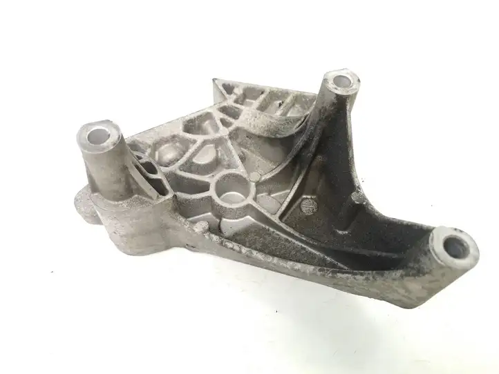 Audi A3/S3 8P (2004 - 2008) 06F199207Q Кронштейн двигателя — фото 4