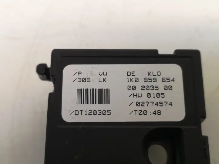 Audi A3/S3 8P (2004 - 2008) 1K0959654 Датчик угла поворота руля — фото 4
