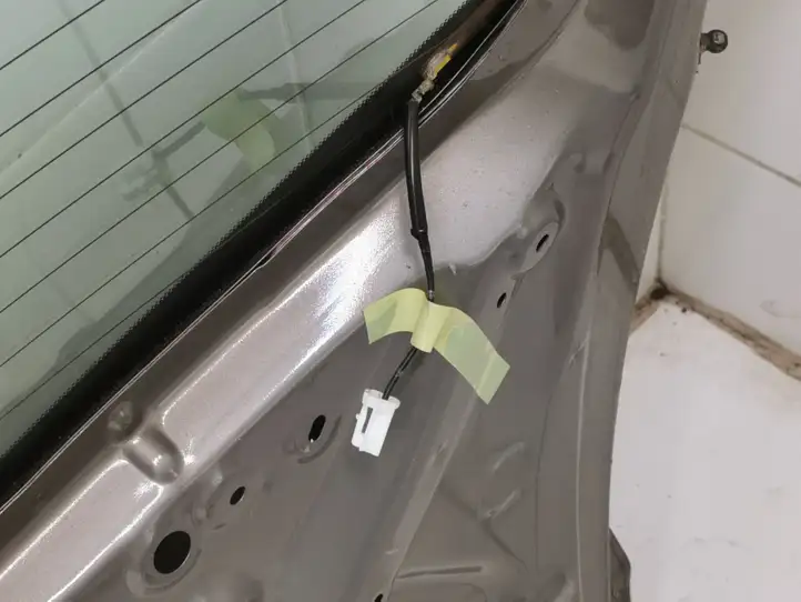 Toyota Corolla Verso E121 (2004 - 2007) Крышка багажника — фото 2