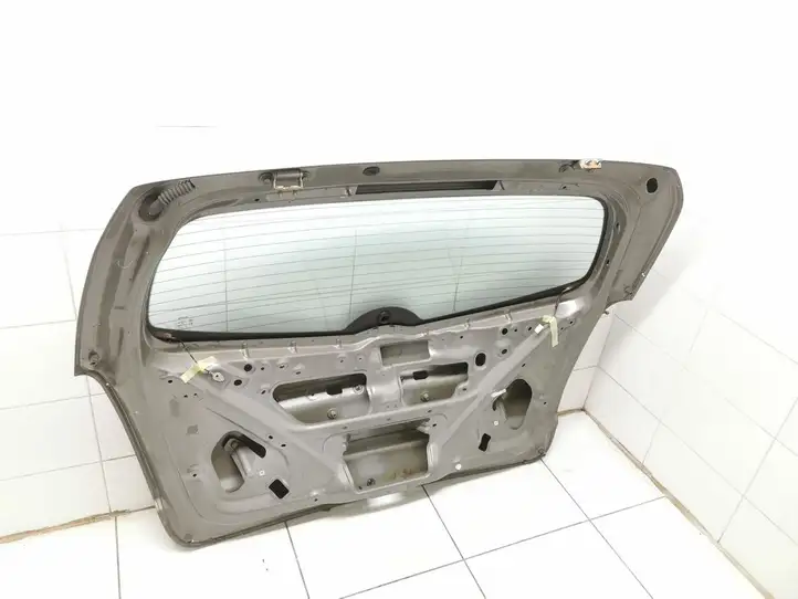 Toyota Corolla Verso E121 (2004 - 2007) Крышка багажника — фото 8