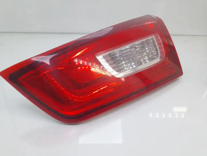 Mitsubishi ASX (2010 - 2016) ZN19X Задний фонарь в крышке багажника — фото 3