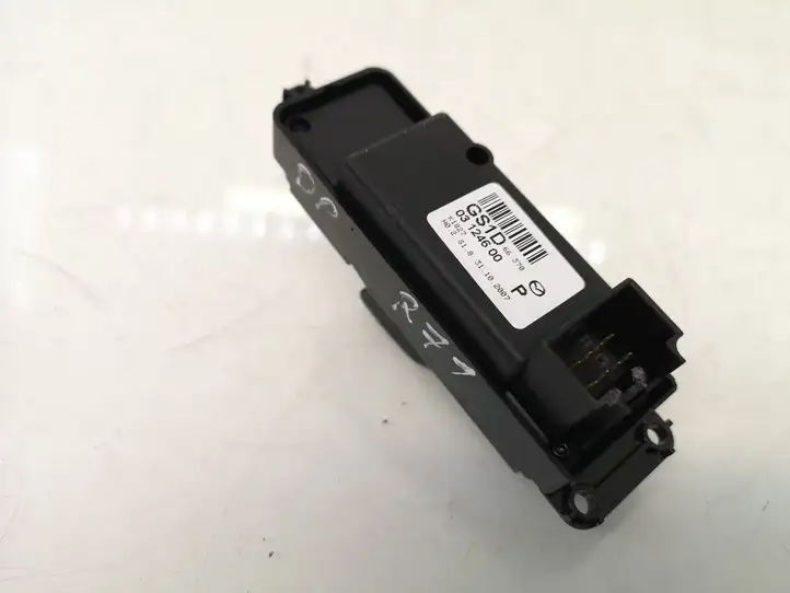 Mazda 6 (2005 - 2007) GS1D66370 Кнопка стеклоподъемников — фото 2