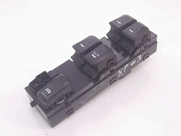 Hyundai ix35 (2009 - 2013) 3834901310 Кнопка стеклоподъемников — фото 1