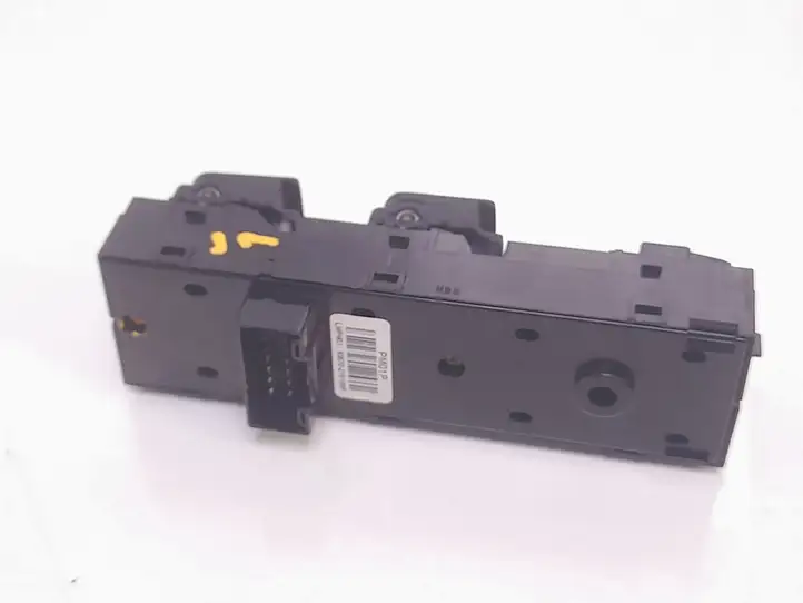 Hyundai ix35 (2009 - 2013) 3834901310 Кнопка стеклоподъемников — фото 4