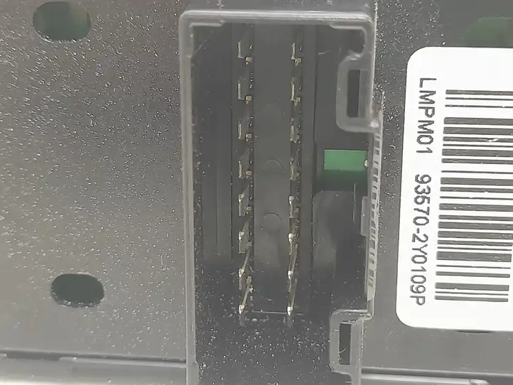 Hyundai ix35 (2009 - 2013) 3834901310 Кнопка стеклоподъемников — фото 5