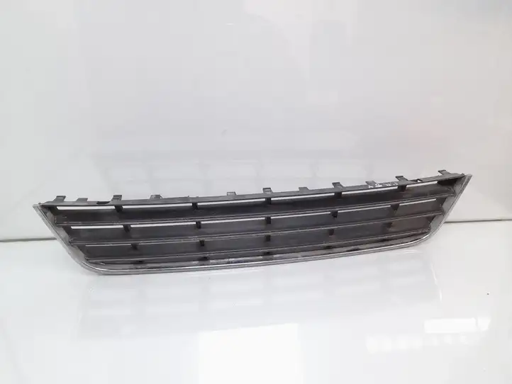 Volkswagen PASSAT B6 (2005 - 2010) 3C0853677 Нижняя решетка переднего бампера — фото 2