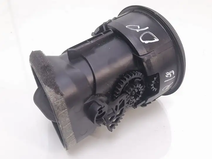 Audi A3/S3 8P (2004 - 2008) 8P0820901A Боковой воздушный дефлектор — фото 4