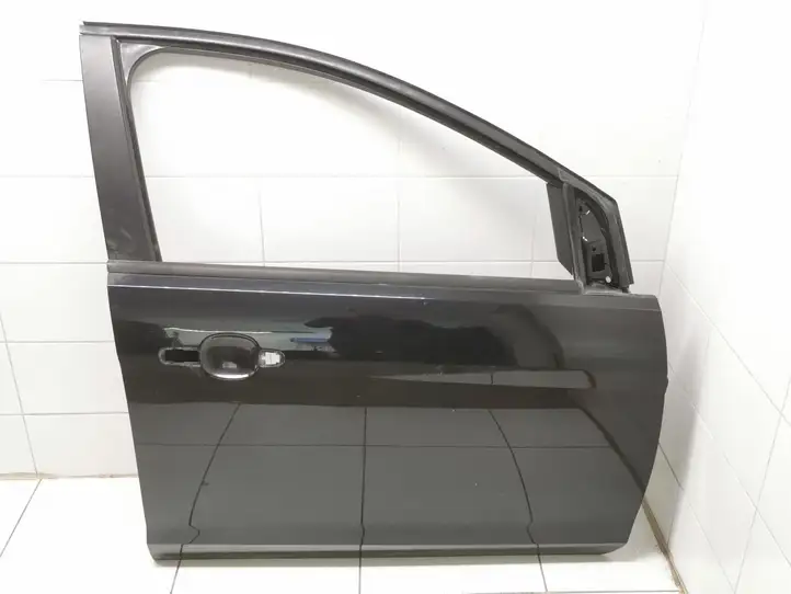 Ford Focus (2011 - 2015) Дверь — фото 1