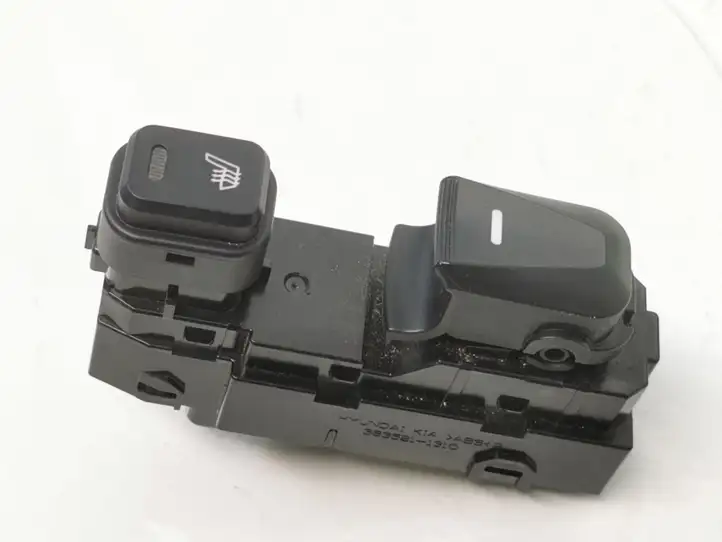 Hyundai ix35 (2009 - 2013) 3835311310 Блок кнопок стеклоподъемников — фото 4