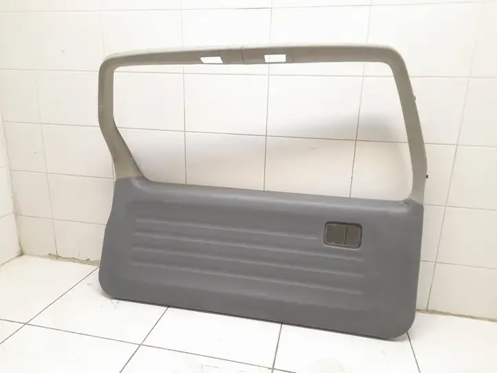 Suzuki Grand Vitara I (1998 - 2005) 8377165D1 Комплект обшивки крышки багажника — фото 1
