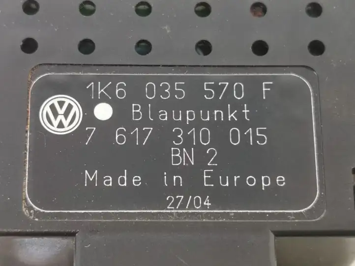 Volkswagen Golf V (2003 - 2009) 1K6035570F Усилитель антенны — фото 4