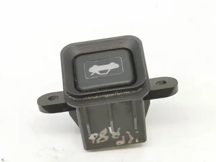 Honda CR-V (2006 - 2009) M08525 Кнопка закрытия крышки багажника — фото 2