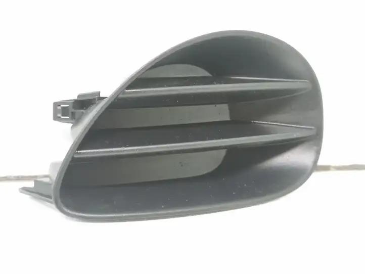Toyota Yaris (2005 - 2009) 814820D020 Нижняя решетка переднего бампера — фото 1