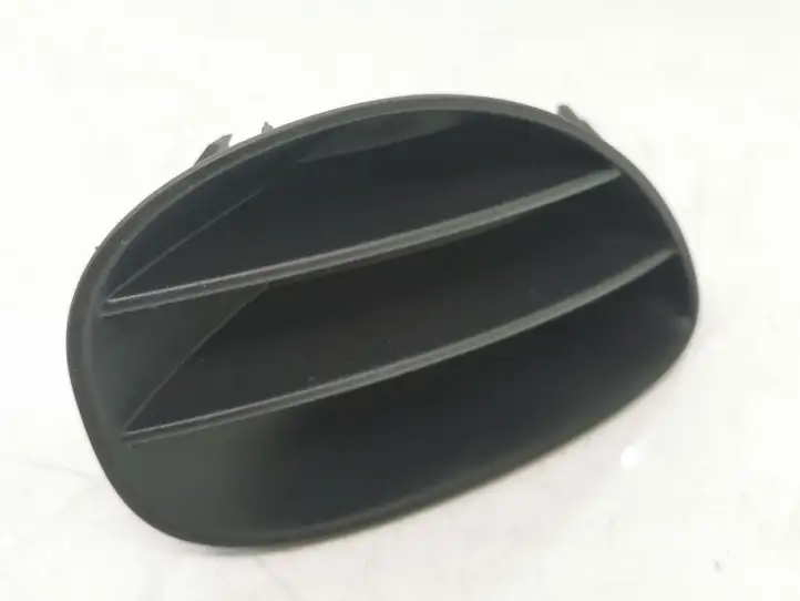 Toyota Yaris (2005 - 2009) 814810D010 Нижняя решетка переднего бампера — фото 1