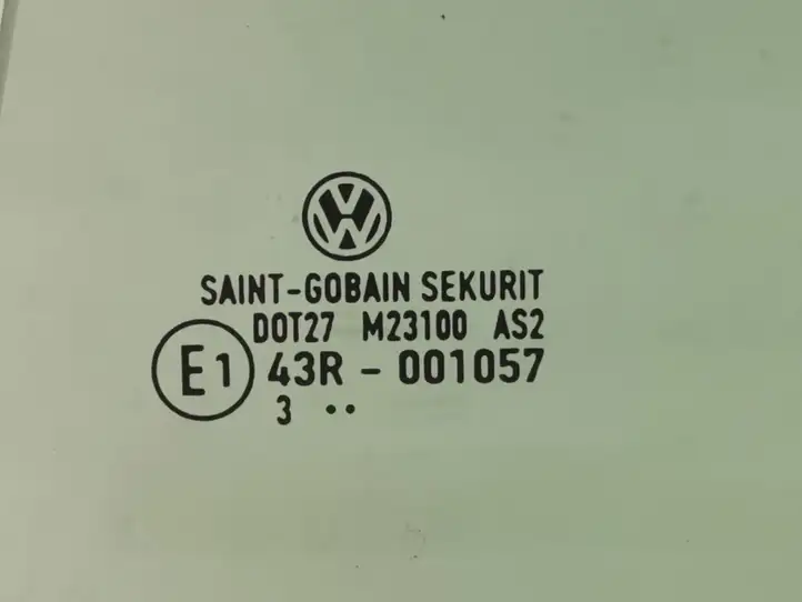 Volkswagen Golf V (2003 - 2009) Форточка двери — фото 2