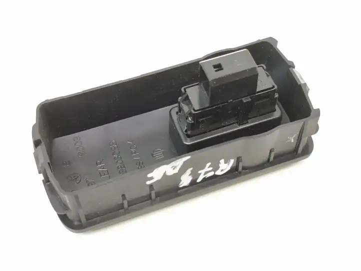 Mazda 6 (2005 - 2007) 09185959 Блок кнопок стеклоподъемников — фото 4
